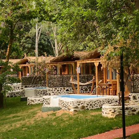 Suna Village & Szálloda 3*