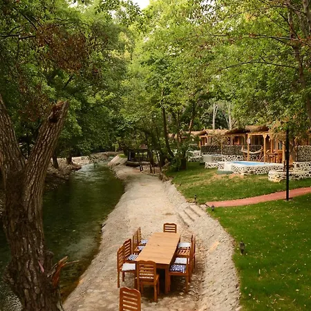 Suna Village & Szálloda