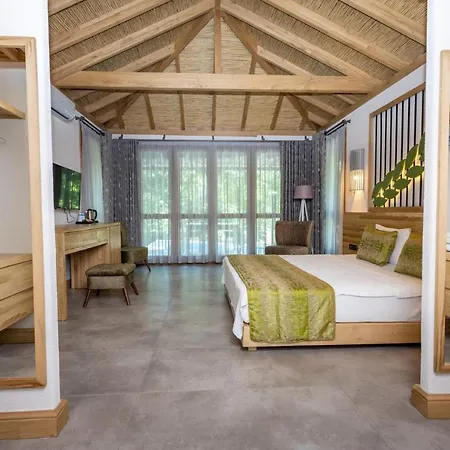 Suna Village & Hotell