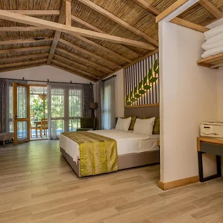 Szálloda Suna Village & 3*