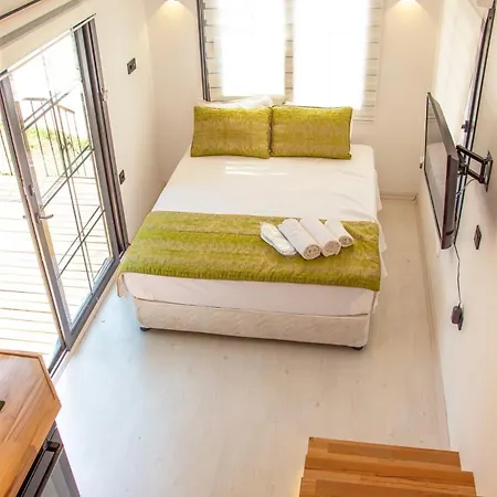 Suna Village & Hotell