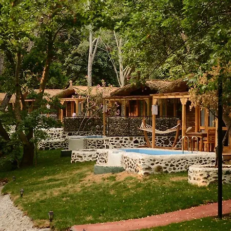 Suna Village & Szálloda